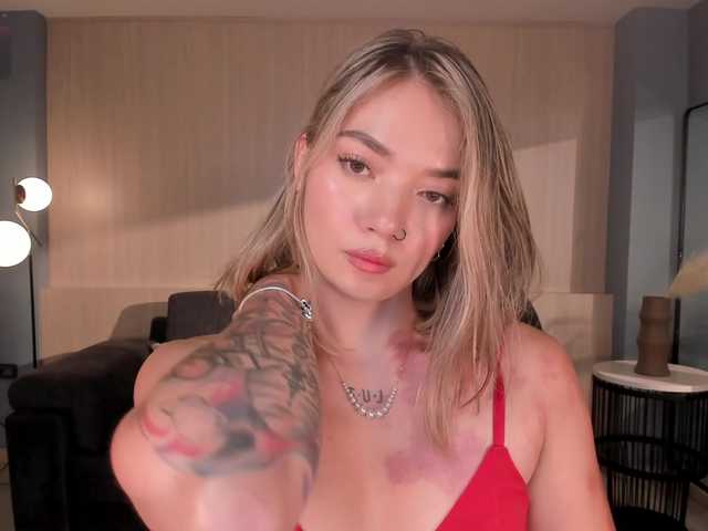 HaleyGreen's BongaCams show and profile