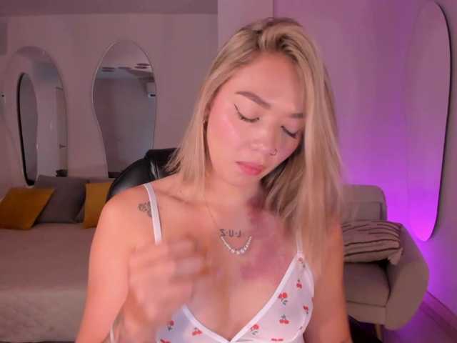 HaleyGreen's BongaCams show and profile