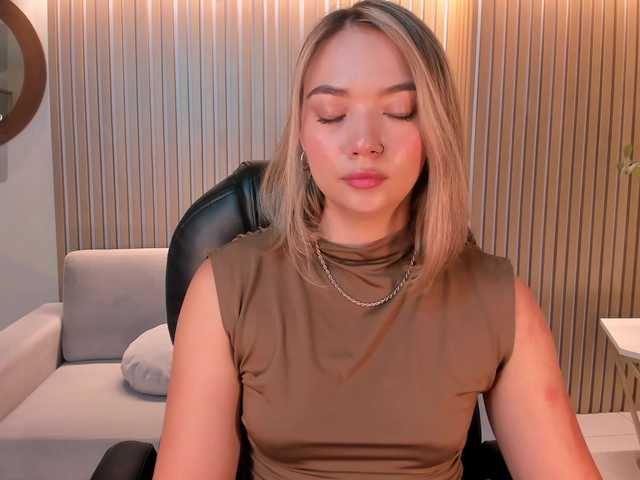 HaleyGreen's BongaCams show and profile