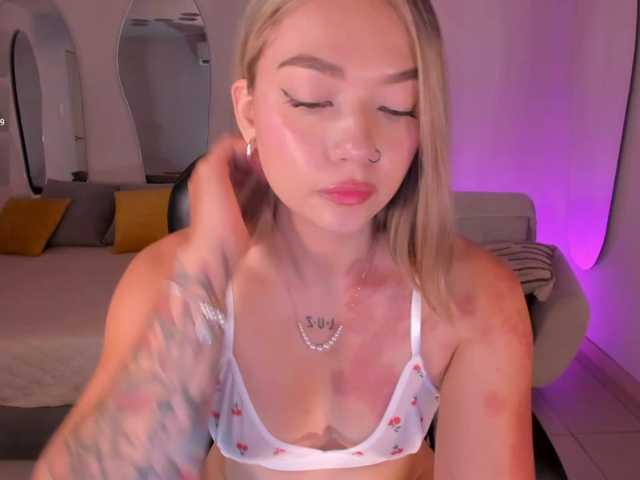 HaleyGreen's BongaCams show and profile