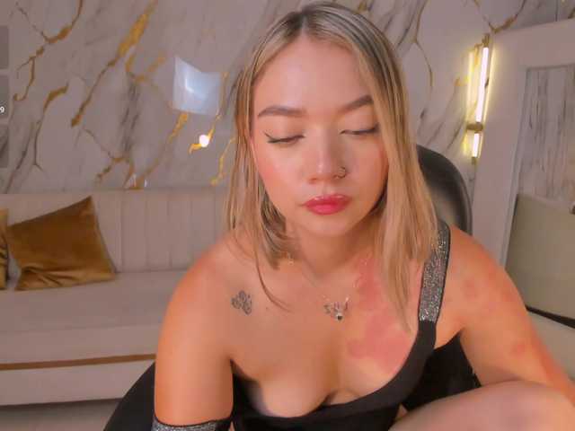 HaleyGreen's BongaCams show and profile