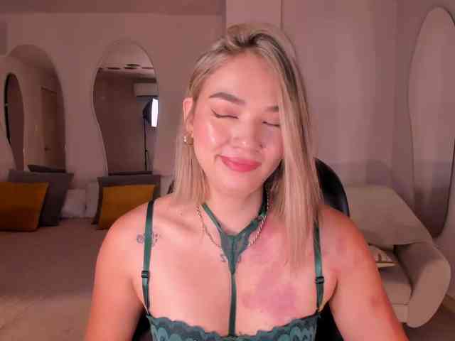 HaleyGreen Live Webcam on BongaCams