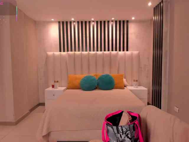 LaurenNoir LaurenNoir