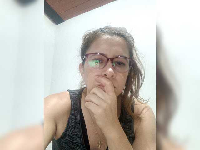 simoneta's BongaCams show and profile