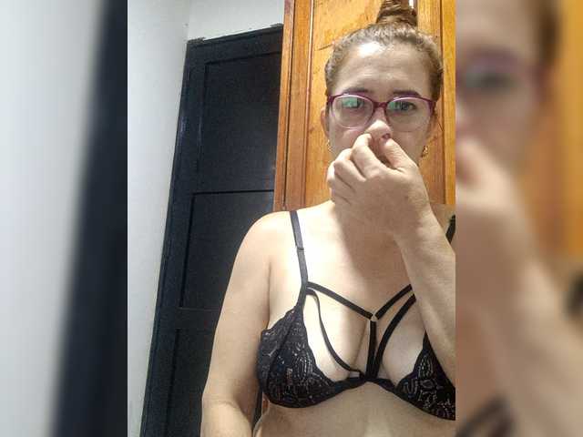 le modèle simoneta est en webcam porno dans un show sur le site bongacams, il possède les tags suivants: Latino/Hispanic,Blonde,Trimmed