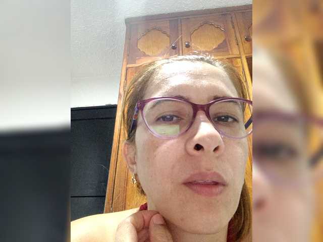 simoneta's BongaCams show and profile