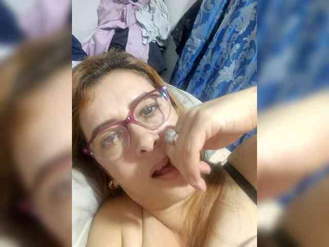 simoneta Live Webcam on BongaCams