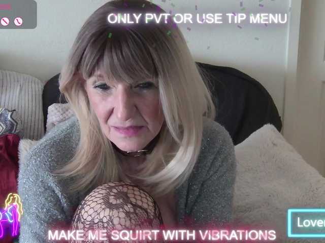 DENERYS's BongaCams show and profile