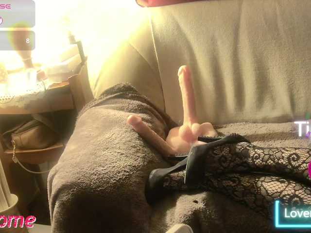 DENERYS's BongaCams show and profile