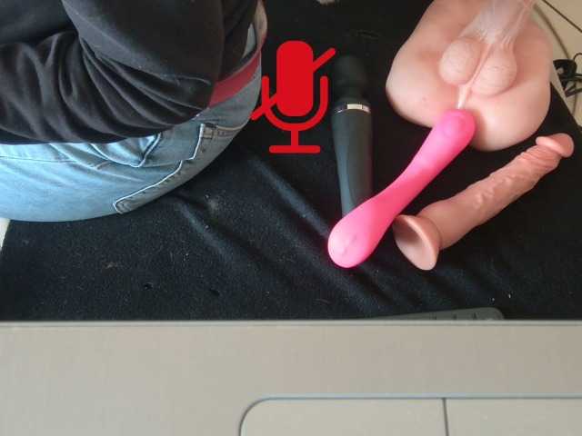 DENERYS's BongaCams show and profile