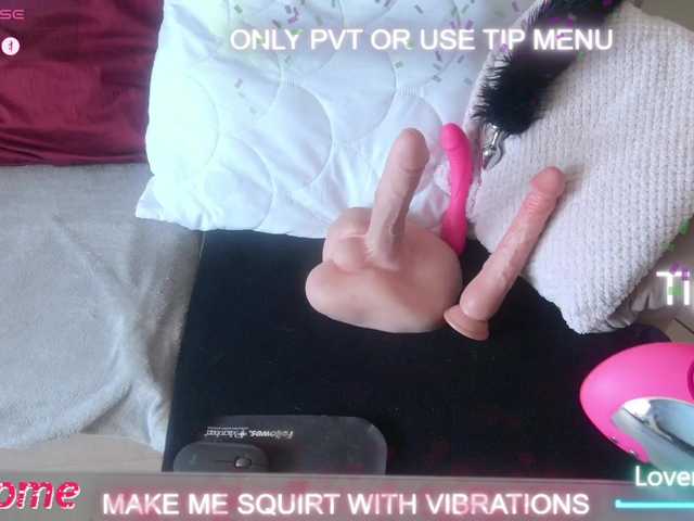 DENERYS's BongaCams show and profile