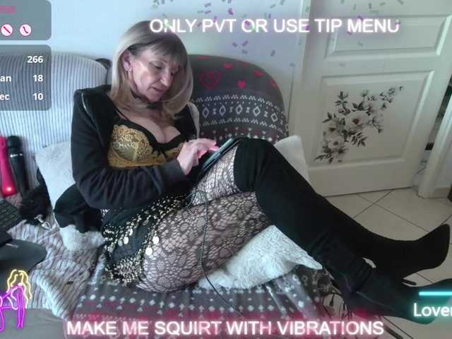 DENERYS's BongaCams show and profile