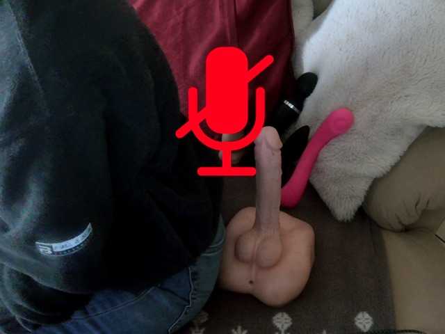 DENERYS's BongaCams show and profile