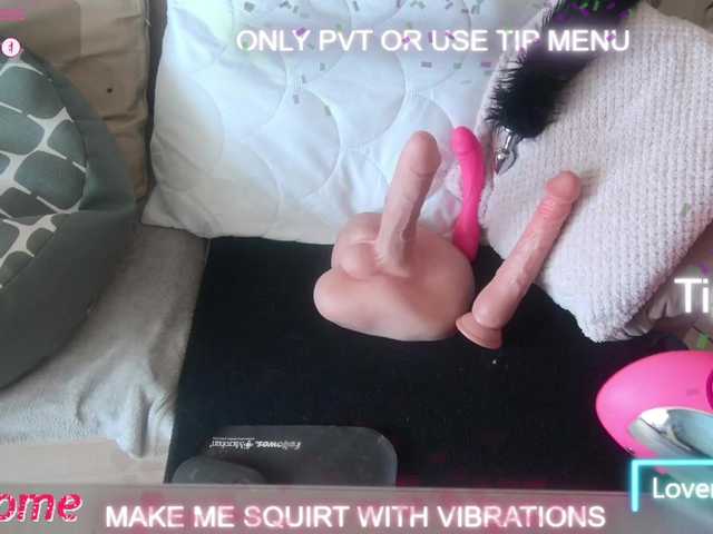 DENERYS's BongaCams show and profile