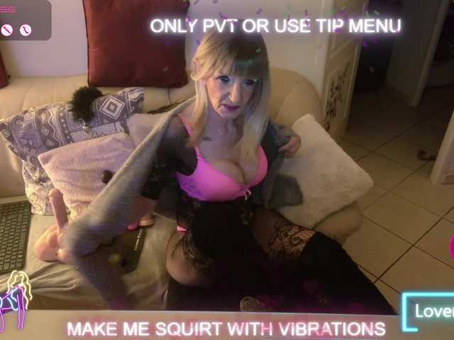 DENERYS's BongaCams show and profile