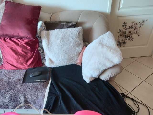 DENERYS's BongaCams show and profile