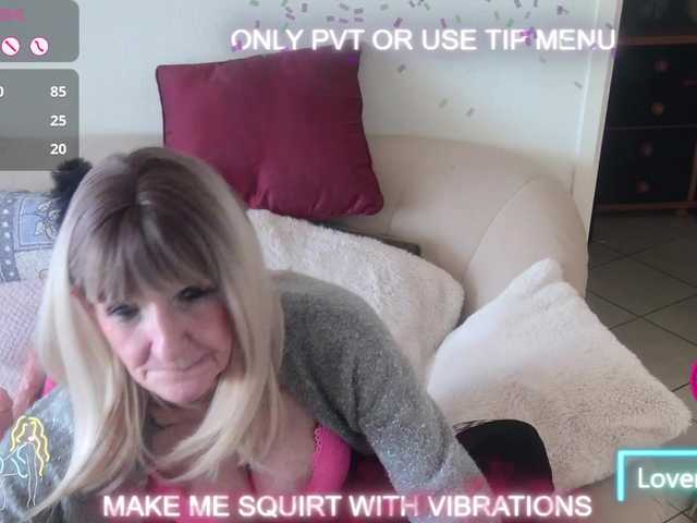 DENERYS's BongaCams show and profile