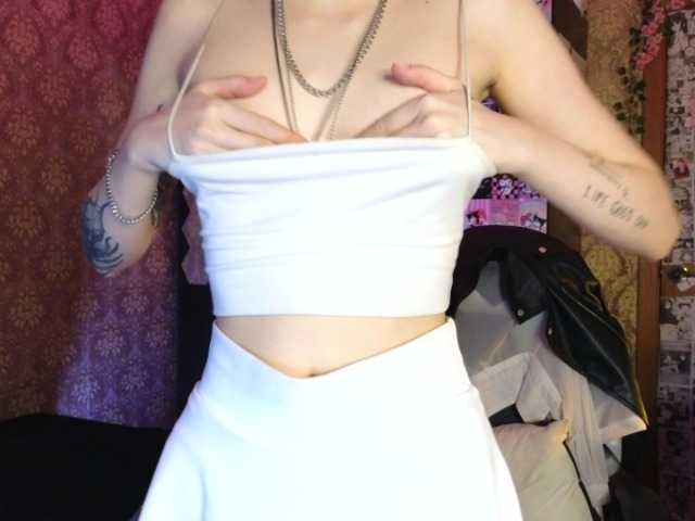 MissMorganMoon's BongaCams show and profile