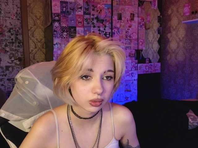 MissMorganMoon's BongaCams show and profile
