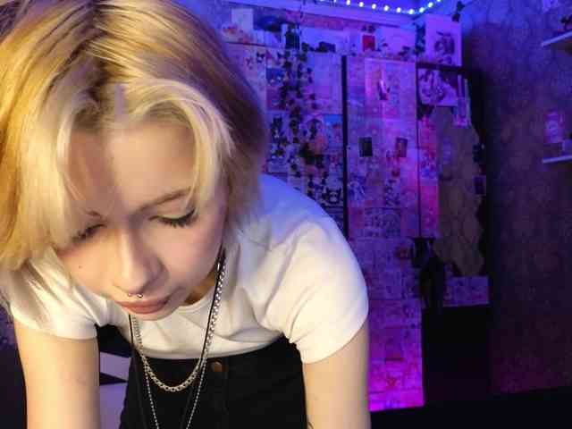 MissMorganMoon webcam