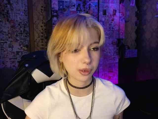 MissMorganMoon webcam