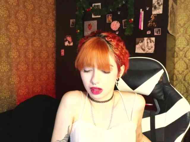 MissMorganMoon webcam