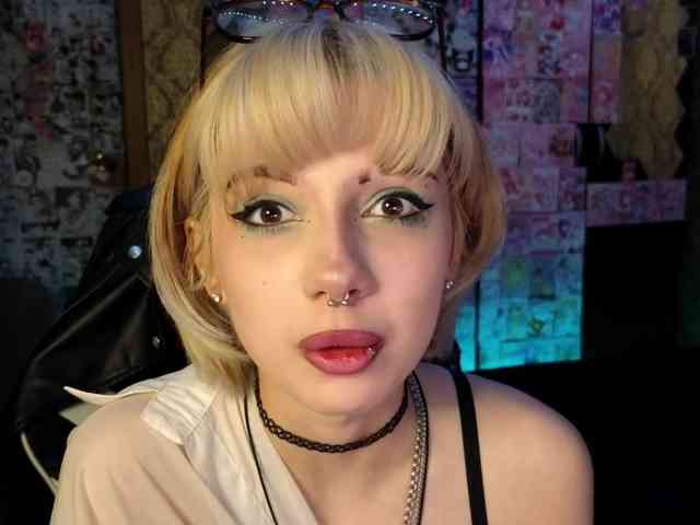 MissMorganMoon webcam