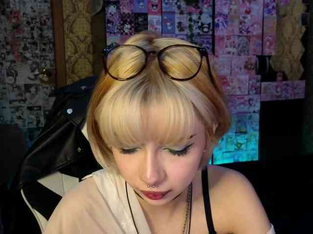 MissMorganMoon webcam