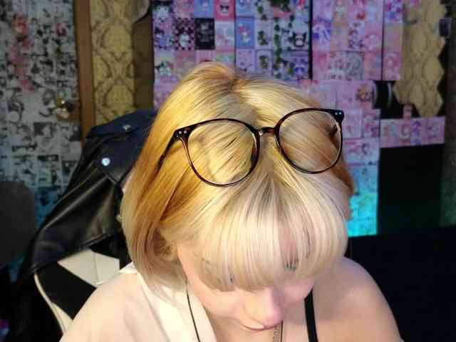 MissMorganMoon webcam