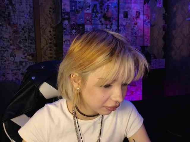 MissMorganMoon webcam