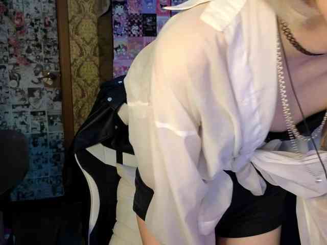 MissMorganMoon webcam