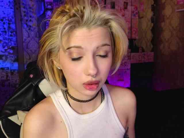 MissMorganMoon webcam