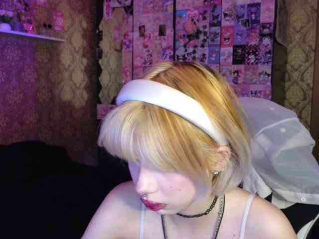 MissMorganMoon webcam