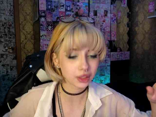 MissMorganMoon webcam