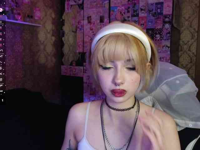 MissMorganMoon webcam