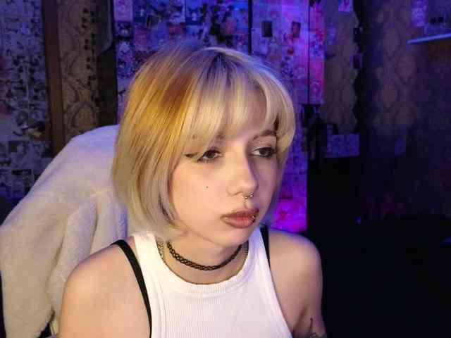 MissMorganMoon webcam