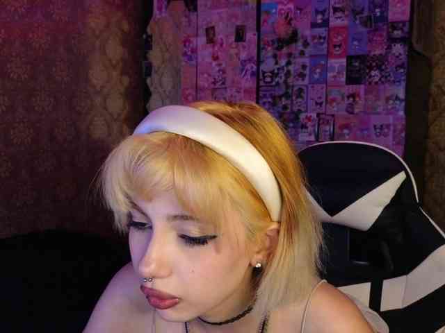 MissMorganMoon webcam