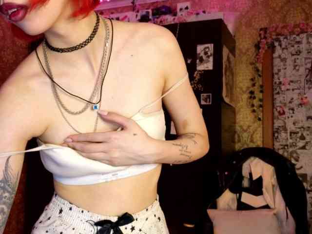 MissMorganMoon webcam