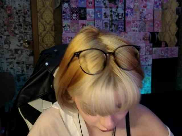 MissMorganMoon webcam