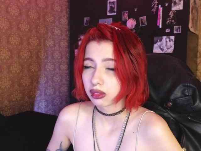 MissMorganMoon webcam