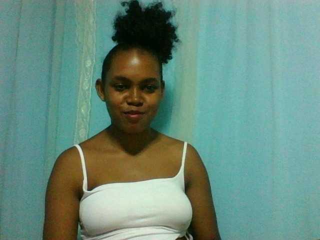 Elinah from BongaCams