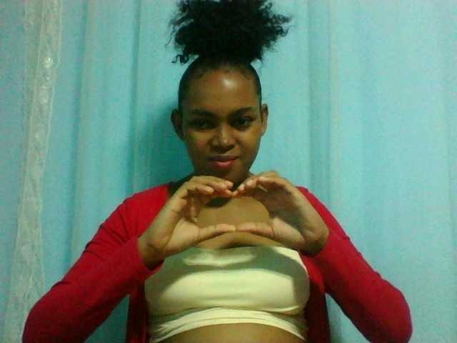 Elinah from BongaCams