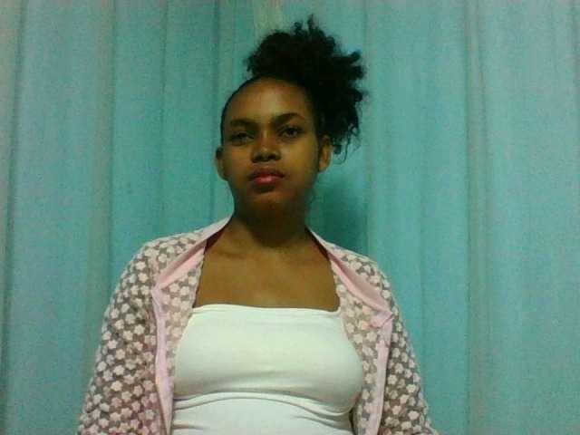 Elinah from BongaCams