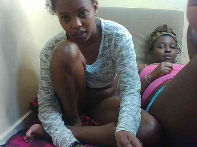 Petites-ebony webcam