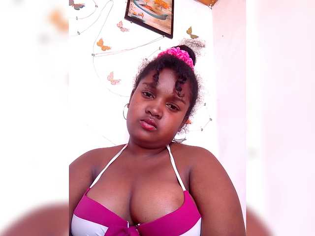 Ezrahsexy's BongaCams show and profile