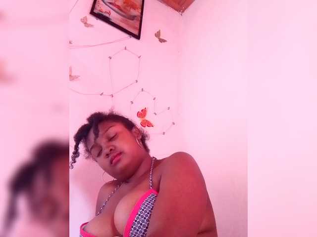 Ezrahsexy's BongaCams show and profile