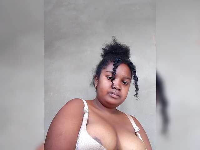 Ezrahsexy's BongaCams show and profile