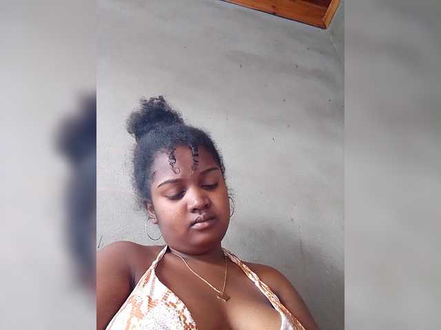 Ezrahsexy's BongaCams show and profile