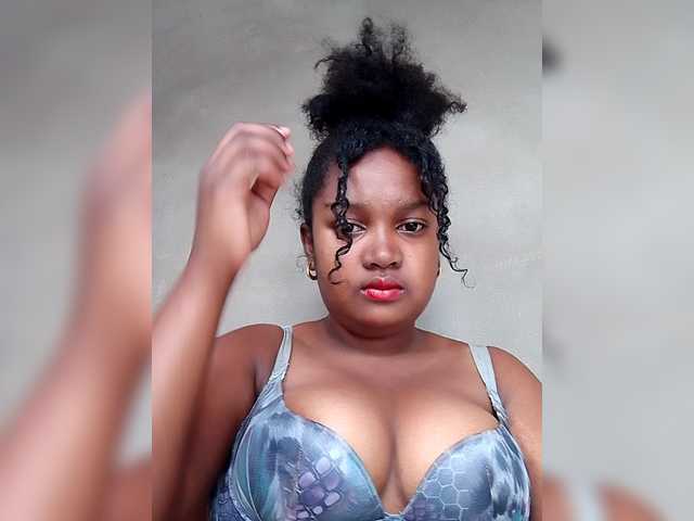 Ezrahsexy's BongaCams show and profile