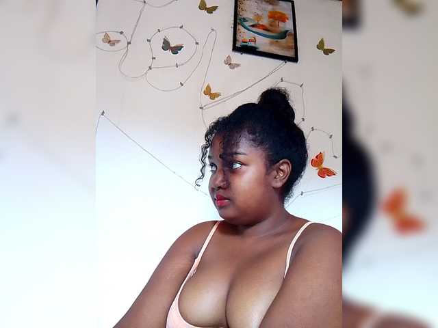 Ezrahsexy's BongaCams show and profile